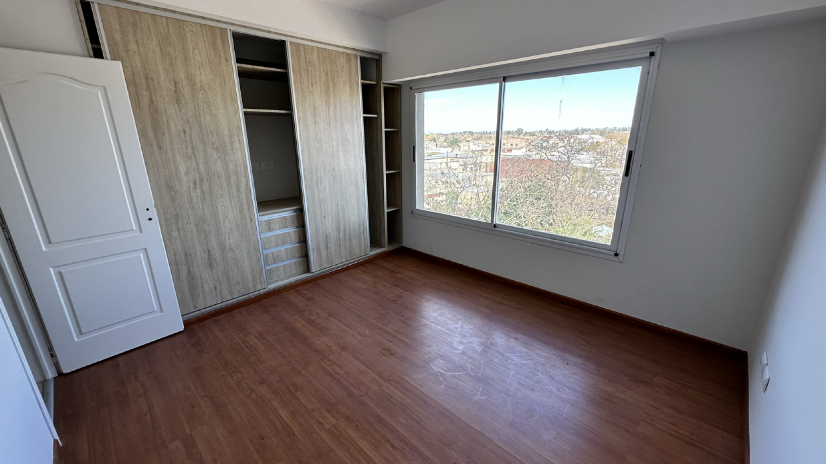 Depto 3 ambientes venta en General Belgrano con cochera