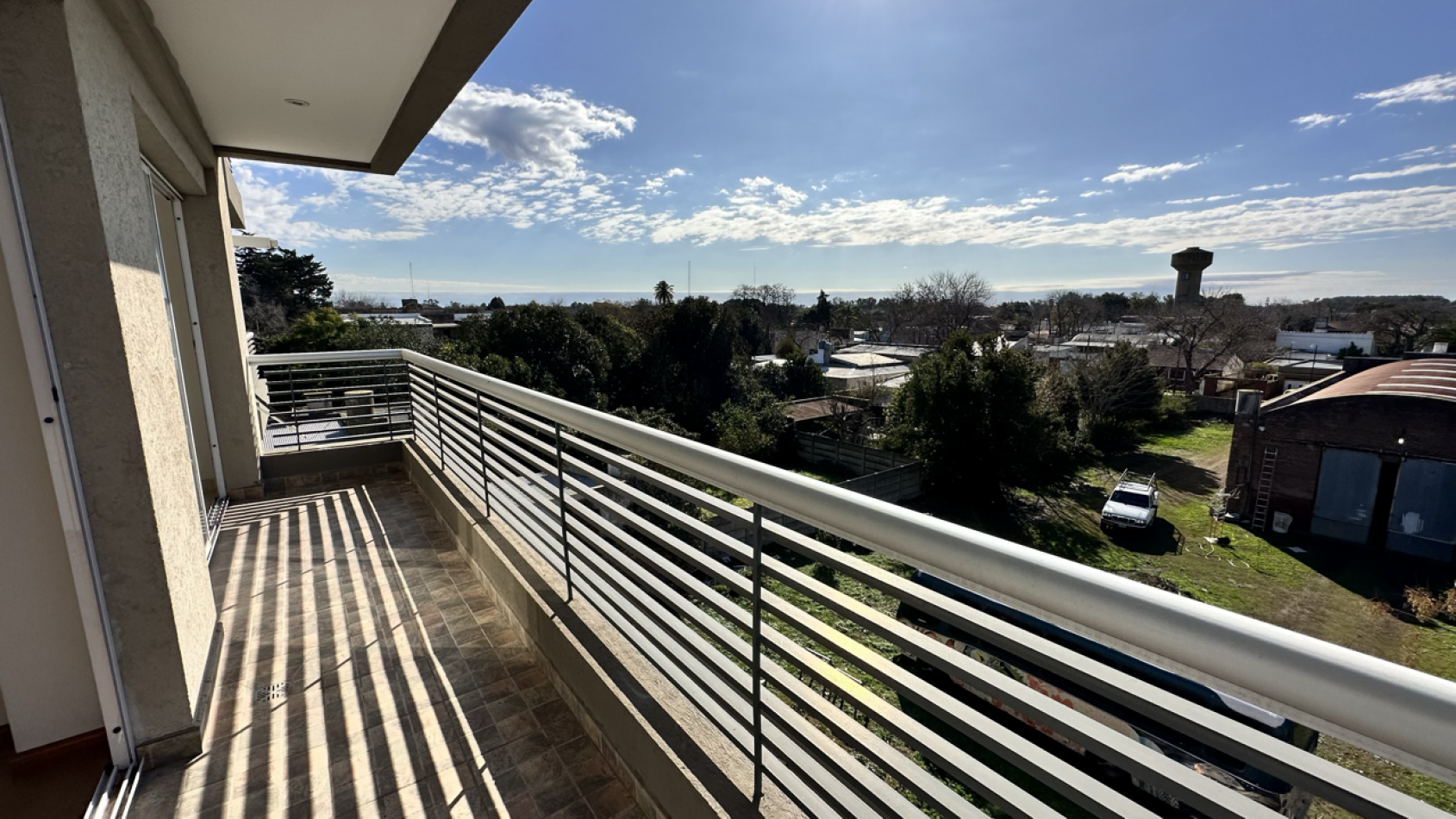 Depto 2 ambientes venta en General Belgrano con cochera