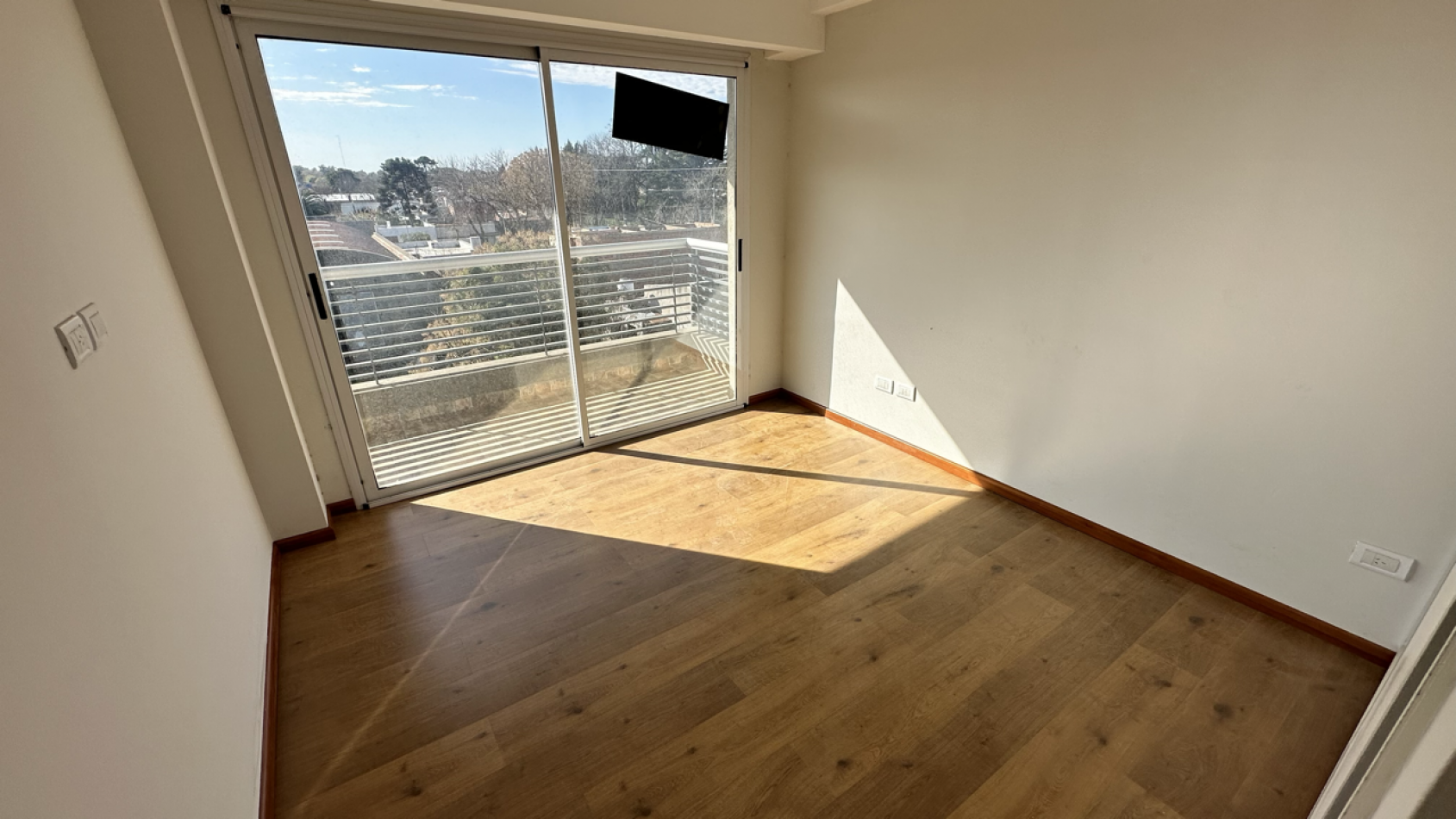 Depto 2 ambientes venta en General Belgrano con cochera