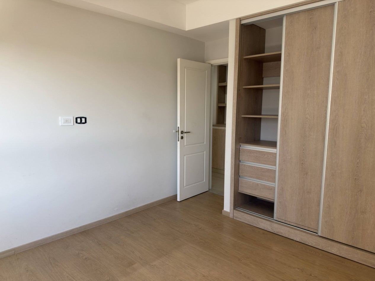 Departamento 2 ambientes venta c/cochera Lanus Este
