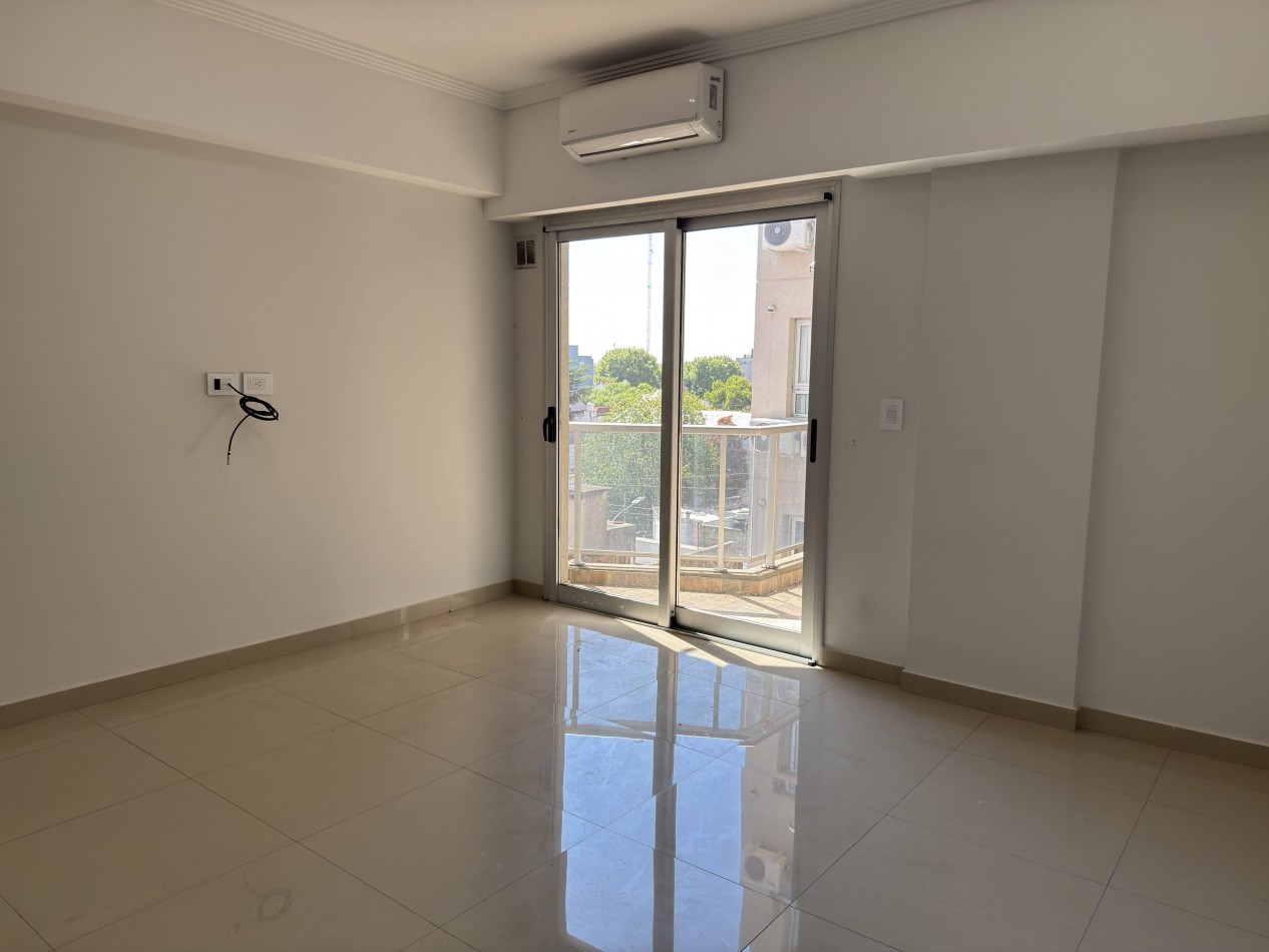 Departamento 2 ambientes venta c/cochera Lanus Este