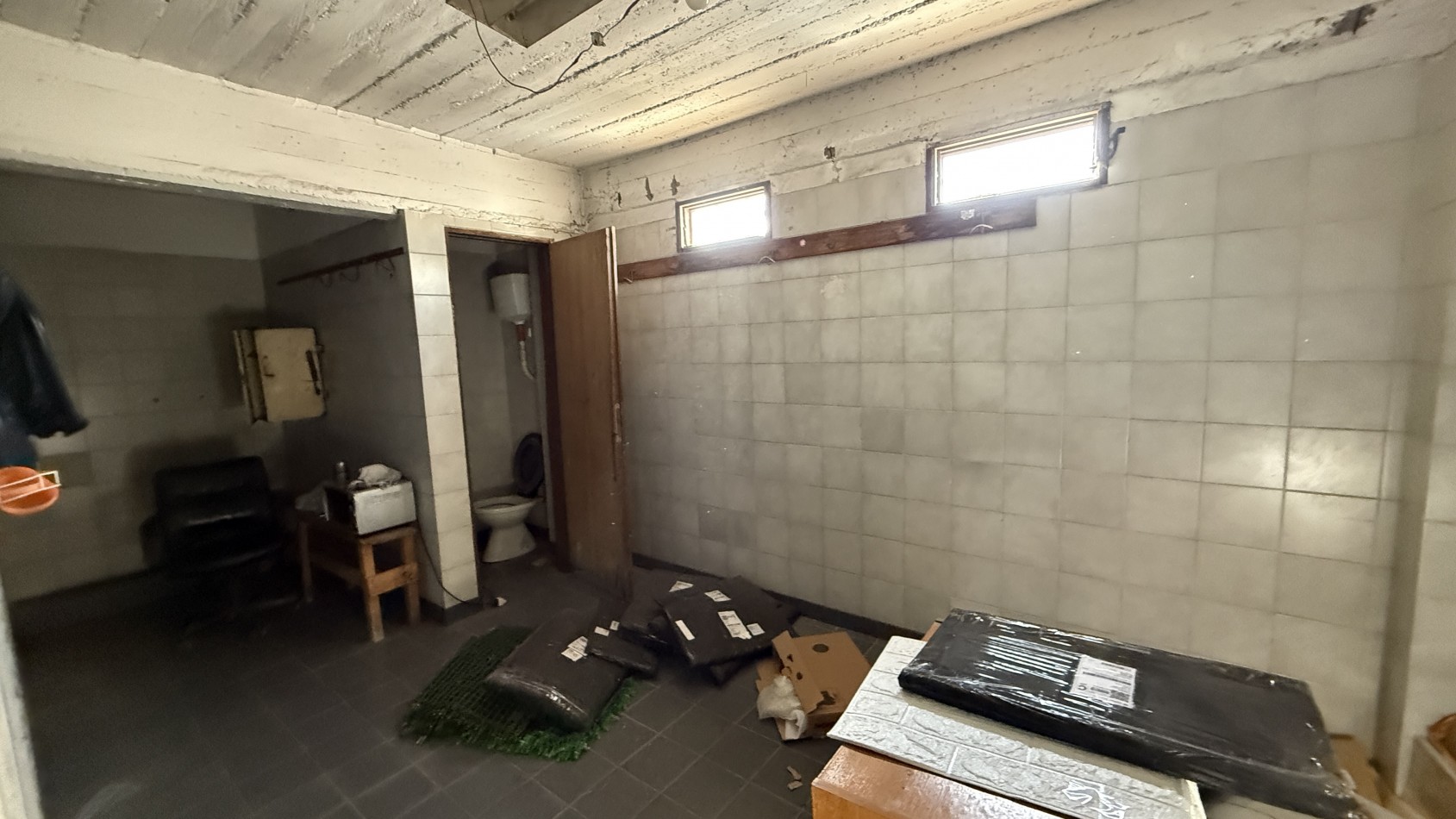 Galpon con oficinas Quilmes en venta