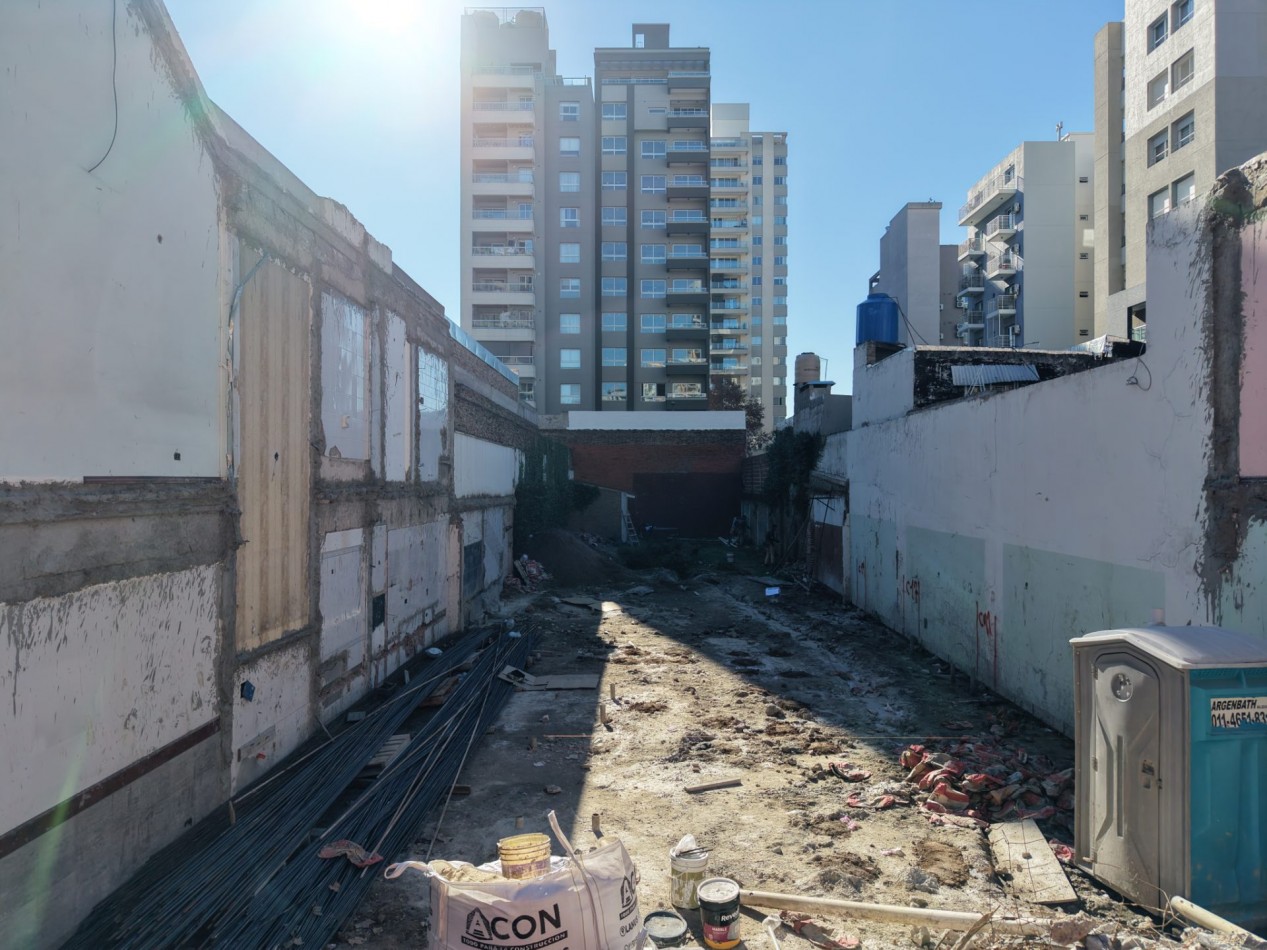 Departamento 4 ambientes en venta en pozo en Lanus Oeste