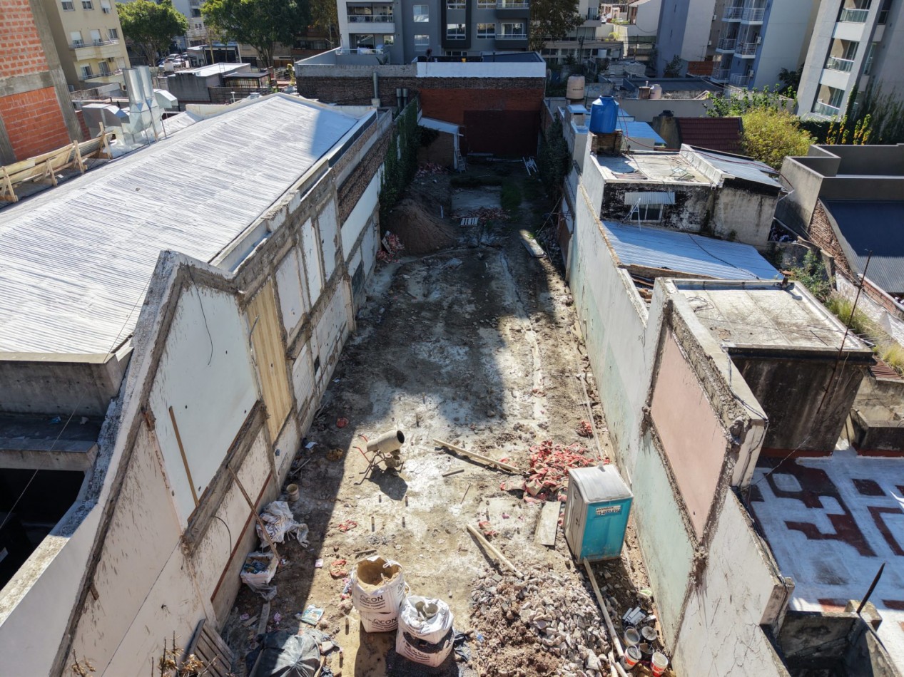 Piso/departamento 4 ambientes en venta en pozo en Lanus Oeste