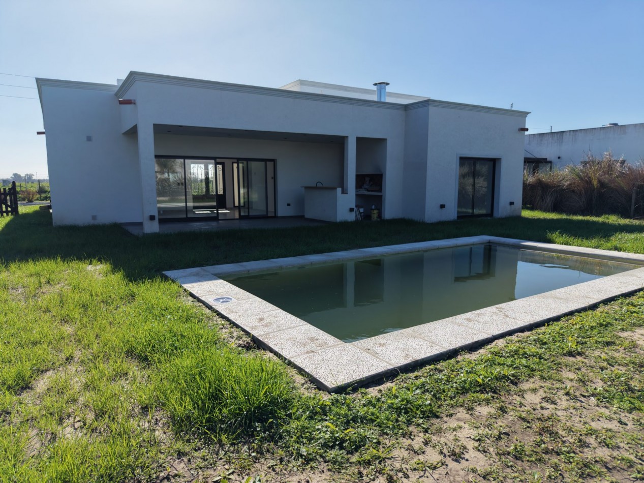 Venta casa 3 ambientes con pileta Horizontes Al Sur