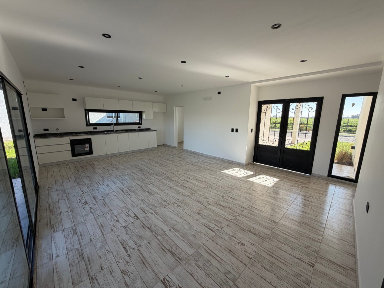 Venta casa 3 ambientes con pileta Horizontes Al Sur