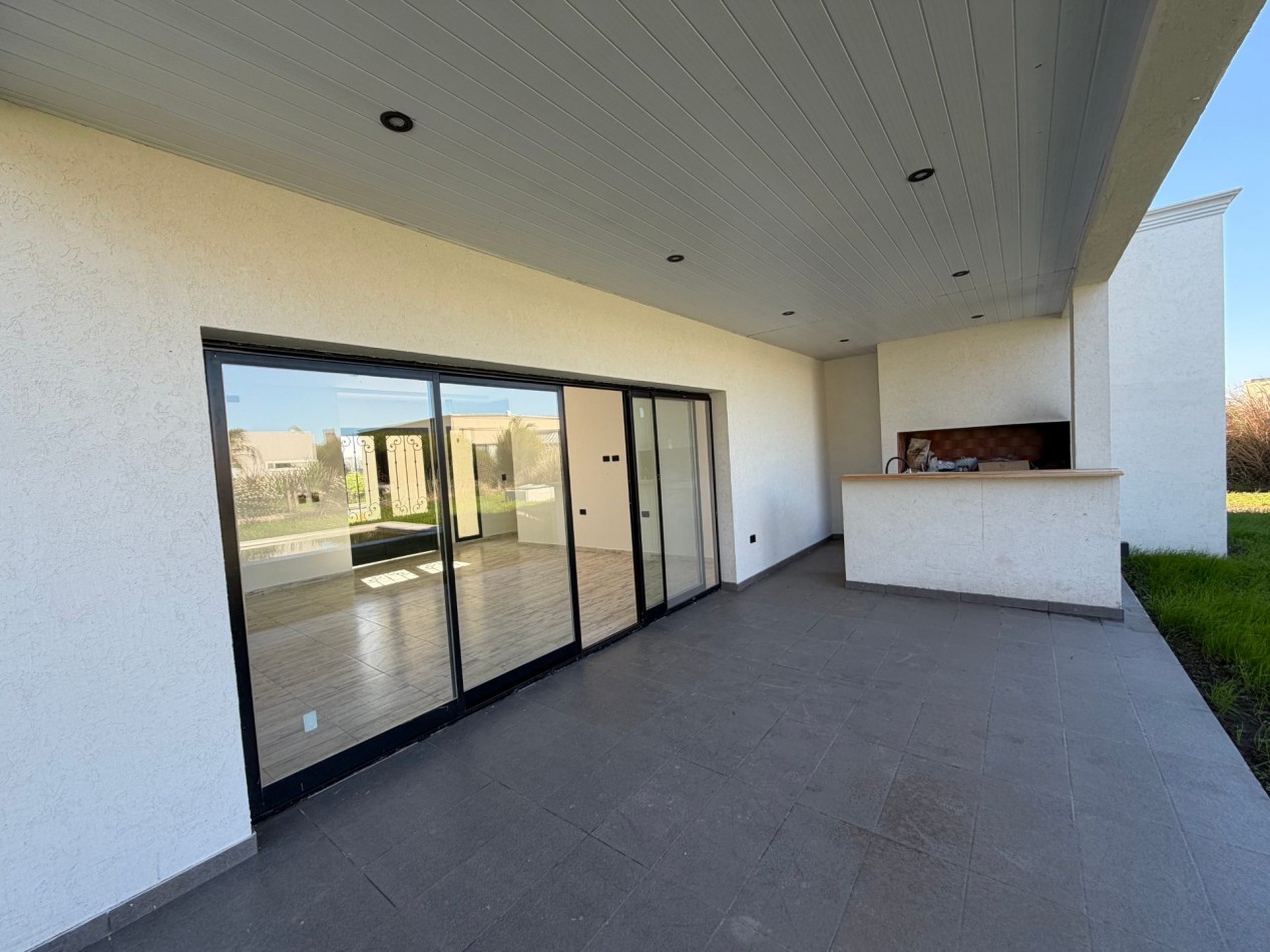 Venta casa 3 ambientes con pileta Horizontes Al Sur