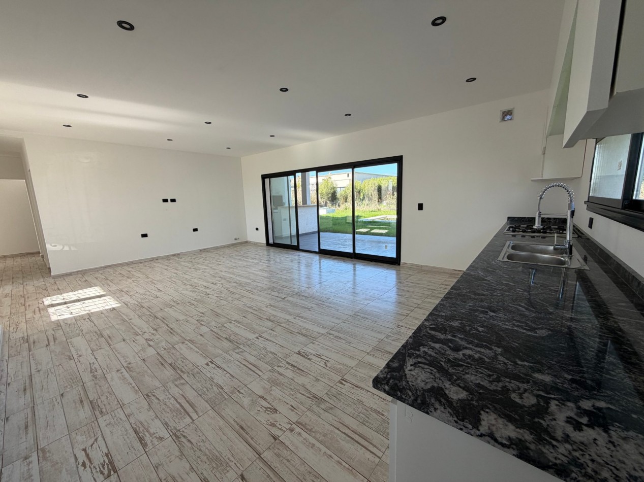 Venta casa 3 ambientes con pileta Horizontes Al Sur