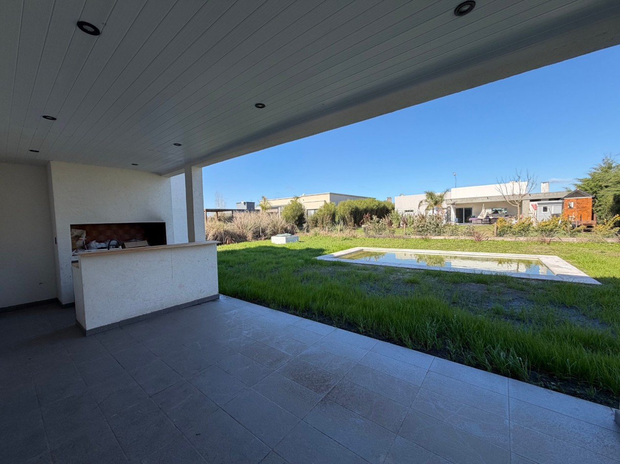 Venta casa 3 ambientes con pileta Horizontes Al Sur