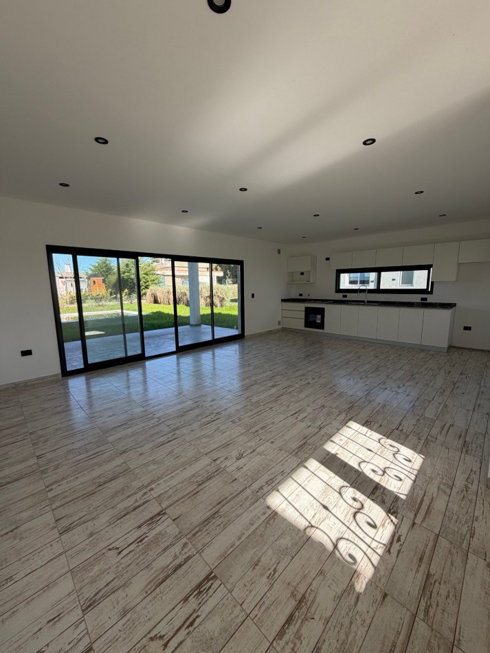 Venta casa 3 ambientes con pileta Horizontes Al Sur