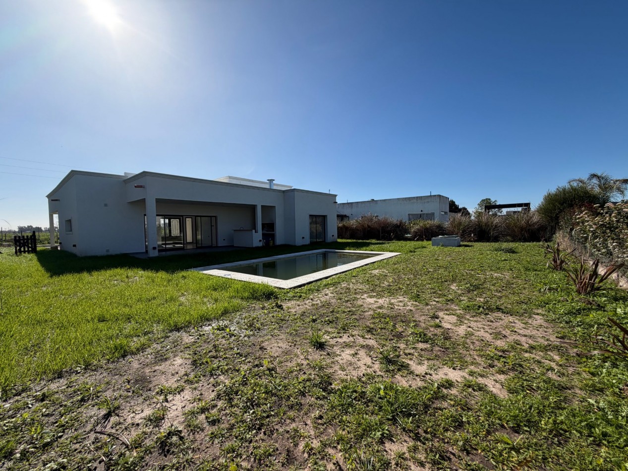 Venta casa 3 ambientes con pileta Horizontes Al Sur