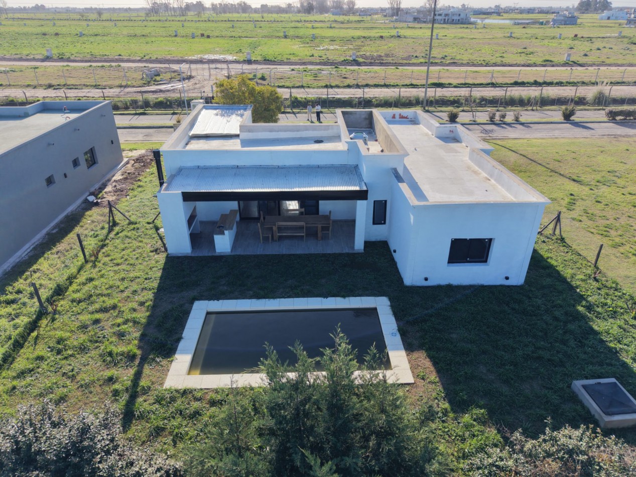 Venta casa 3 ambientes con pileta Horizontes Al Sur