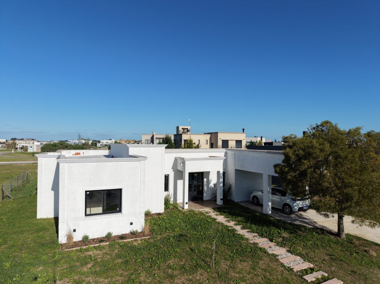 Venta casa 3 ambientes con pileta Horizontes Al Sur