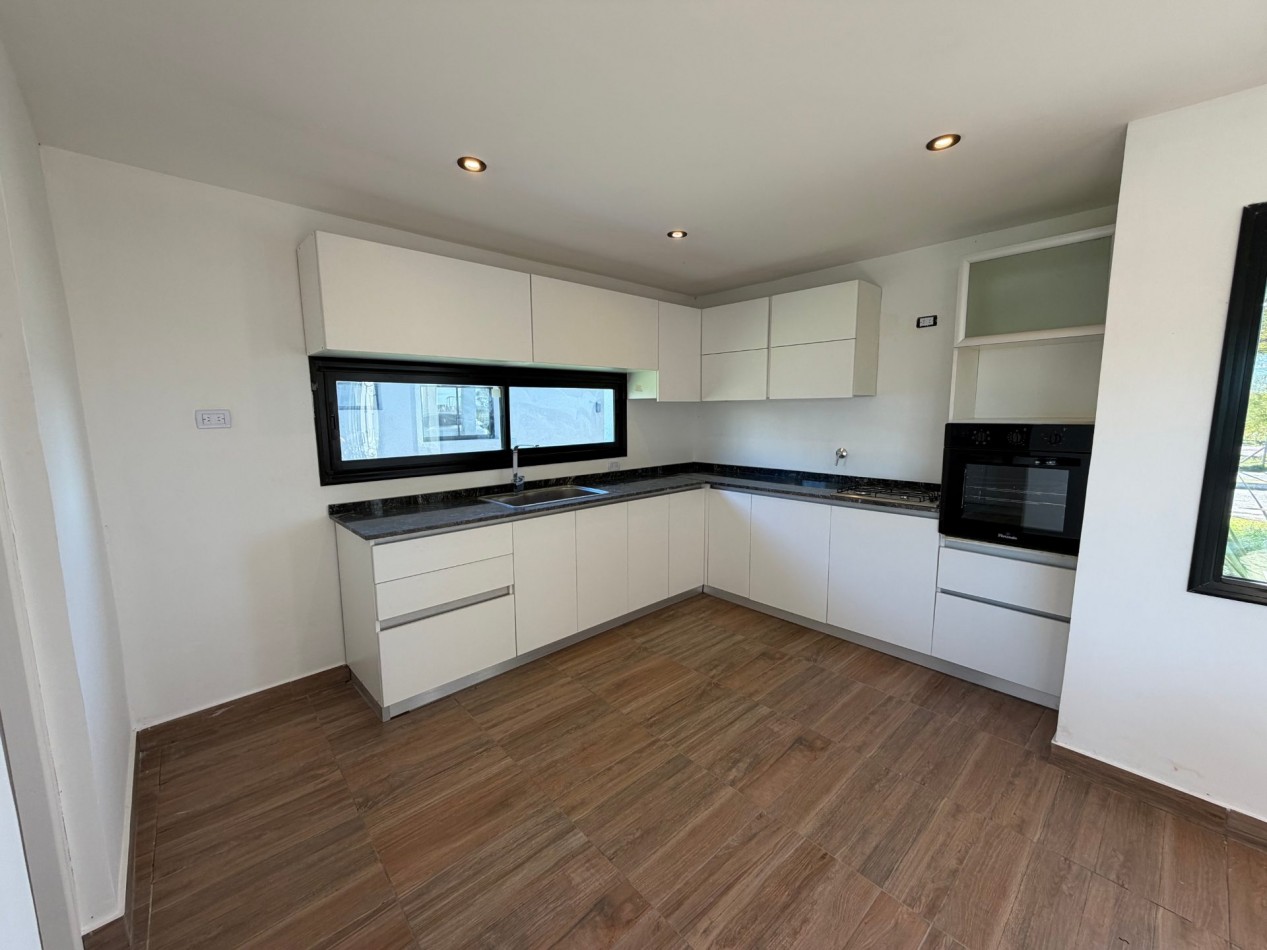 Venta casa 3 ambientes con pileta Horizontes Al Sur