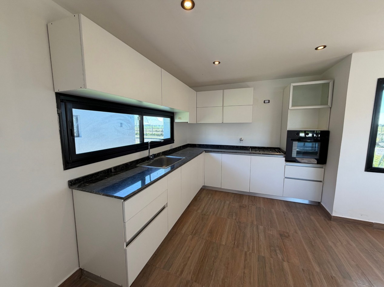 Venta casa 3 ambientes con pileta Horizontes Al Sur