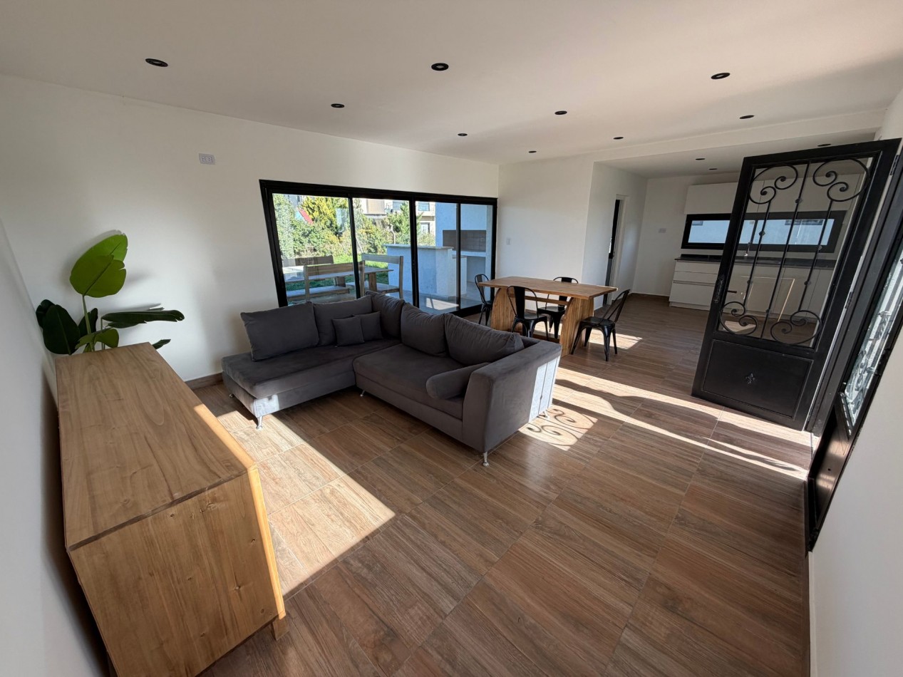Venta casa 3 ambientes con pileta Horizontes Al Sur