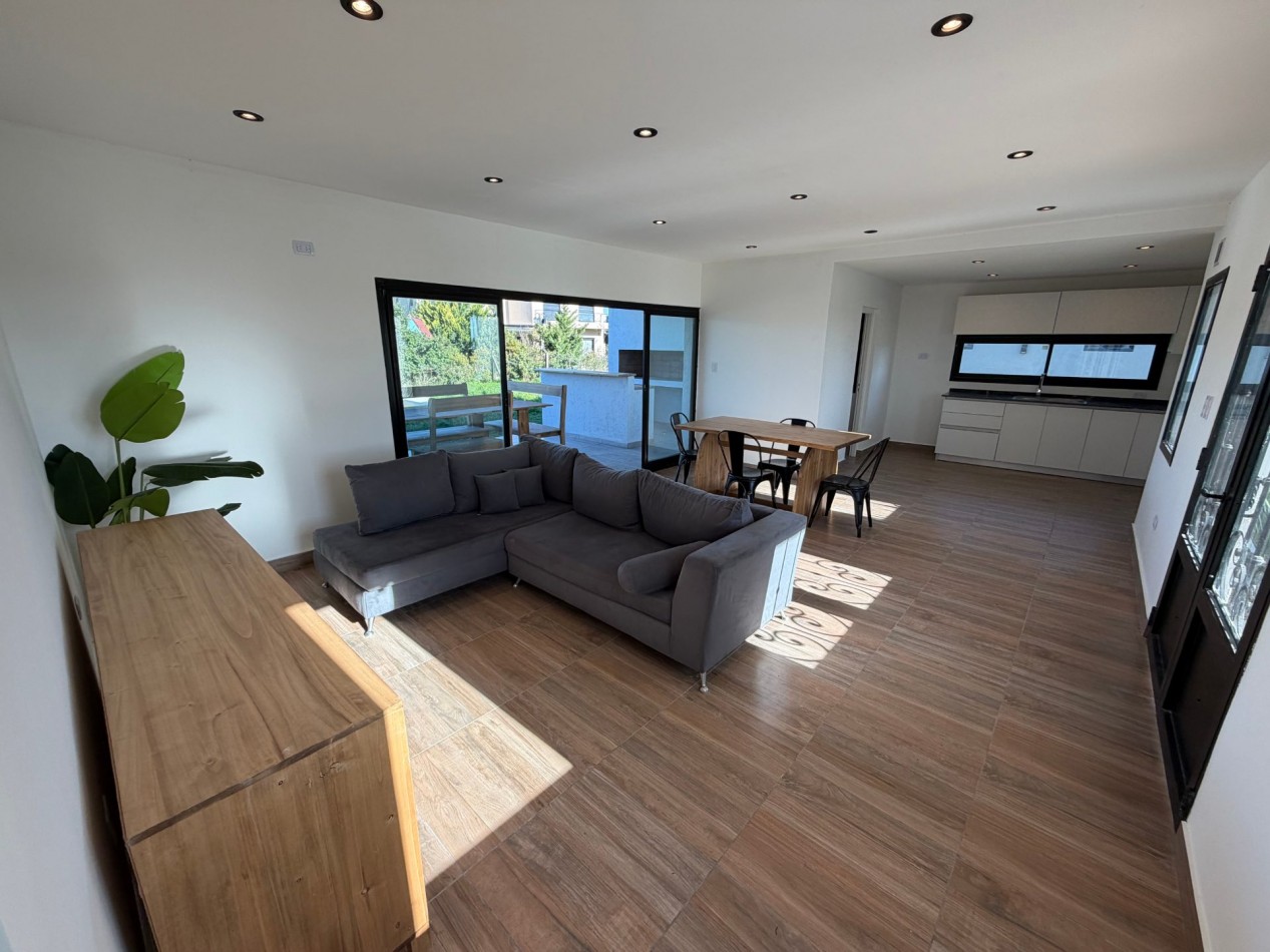 Venta casa 3 ambientes con pileta Horizontes Al Sur