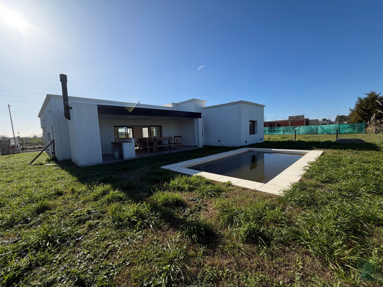 Venta casa 3 ambientes con pileta Horizontes Al Sur