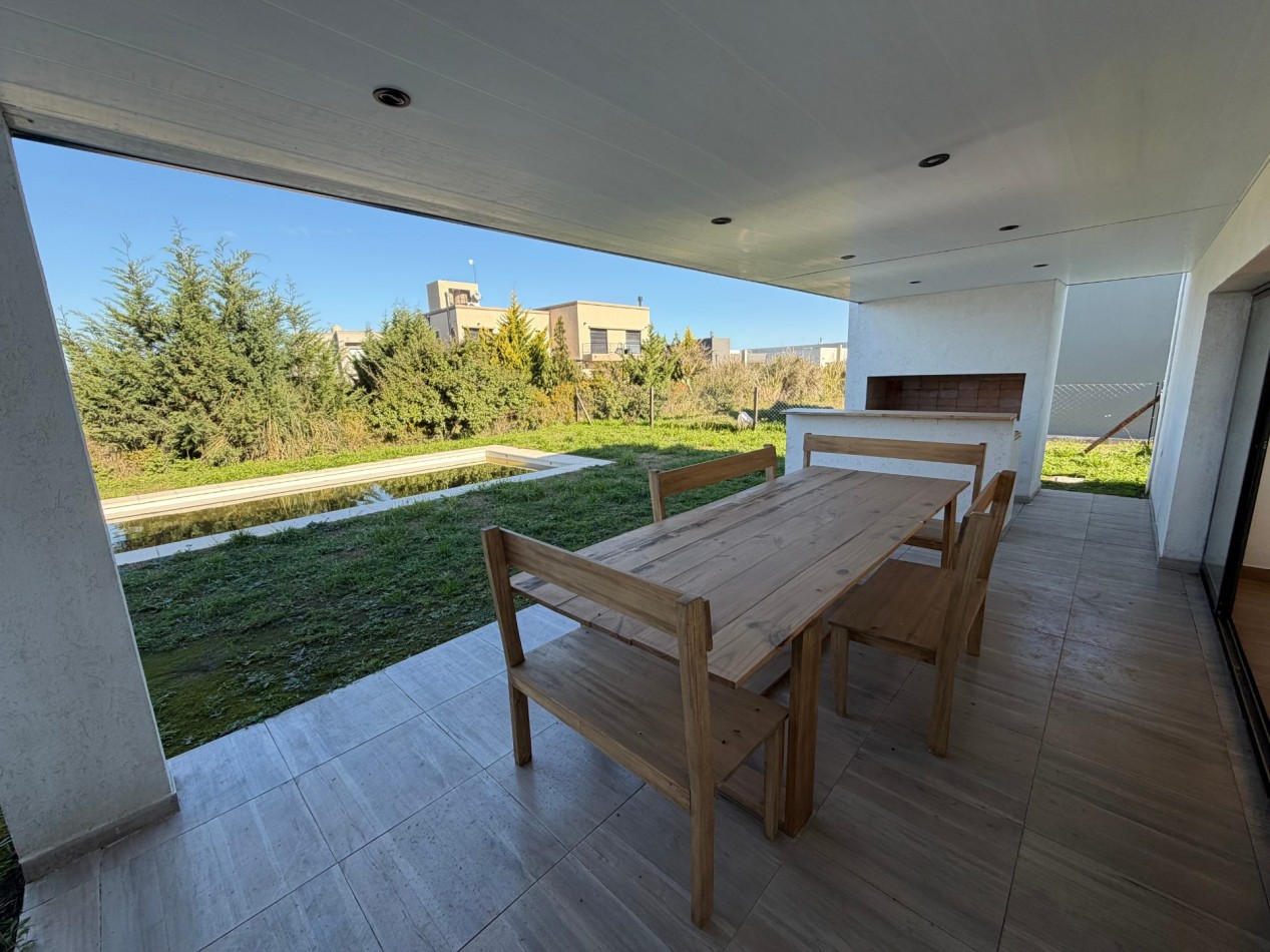 Venta casa 3 ambientes con pileta Horizontes Al Sur