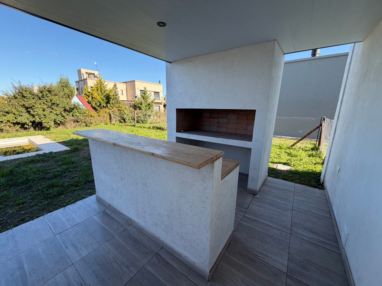 Venta casa 3 ambientes con pileta Horizontes Al Sur