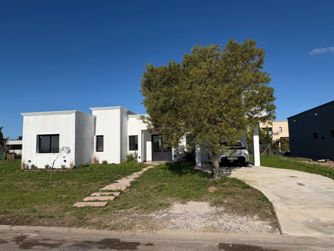 Venta casa 3 ambientes con pileta Horizontes Al Sur