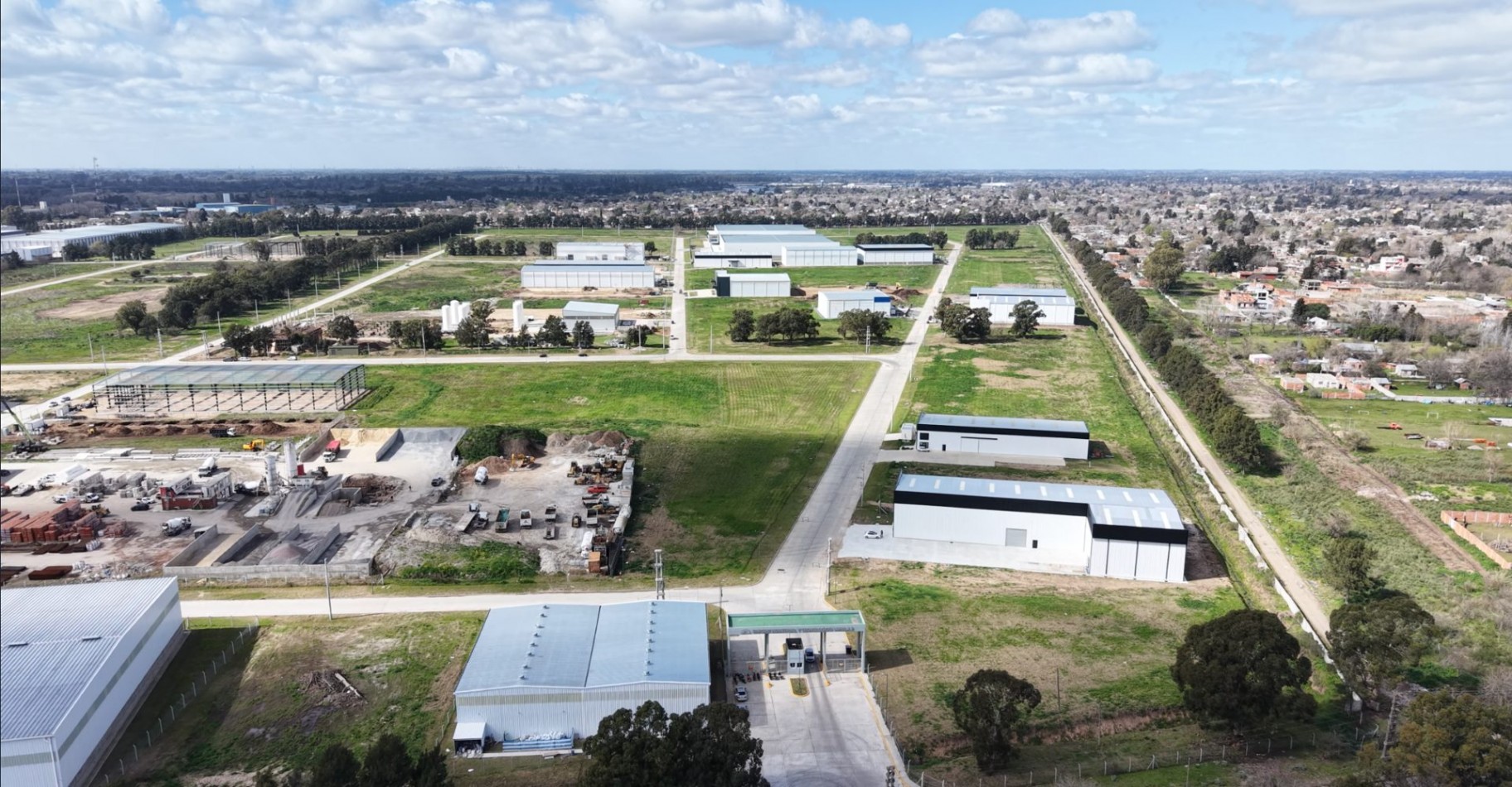 Galpon/Deposito a estrenar en Alquiler Parque Industrial Varela PITEC