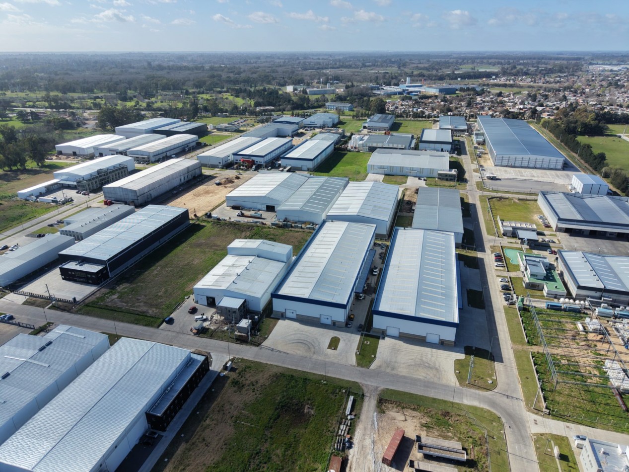 Galpon/Deposito a estrenar en Alquiler Parque Industrial Varela PITEC