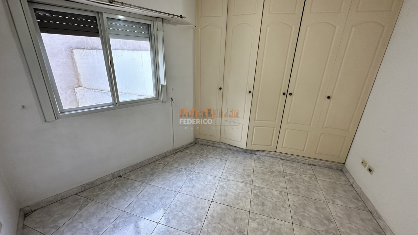 Departamento 2 ambientes con balcon y patio
