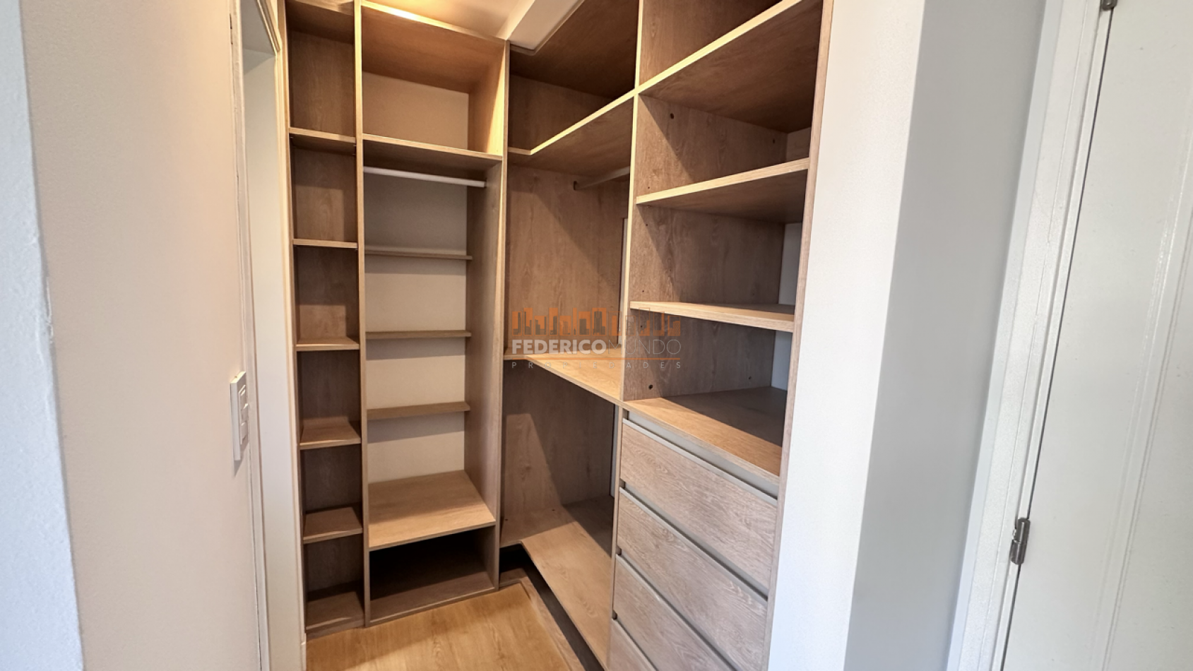 Departamento 3 ambientes venta c/ dos cocheras Lanus Este