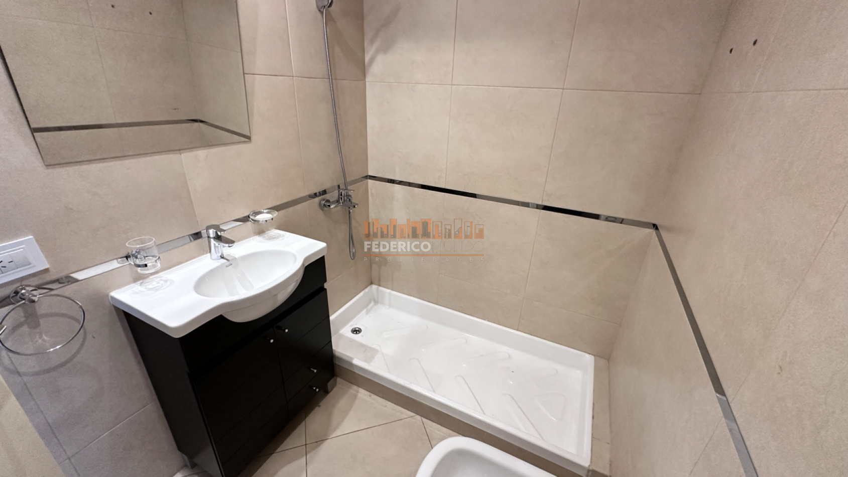 Departamento 3 ambientes venta c/ dos cocheras Lanus Este