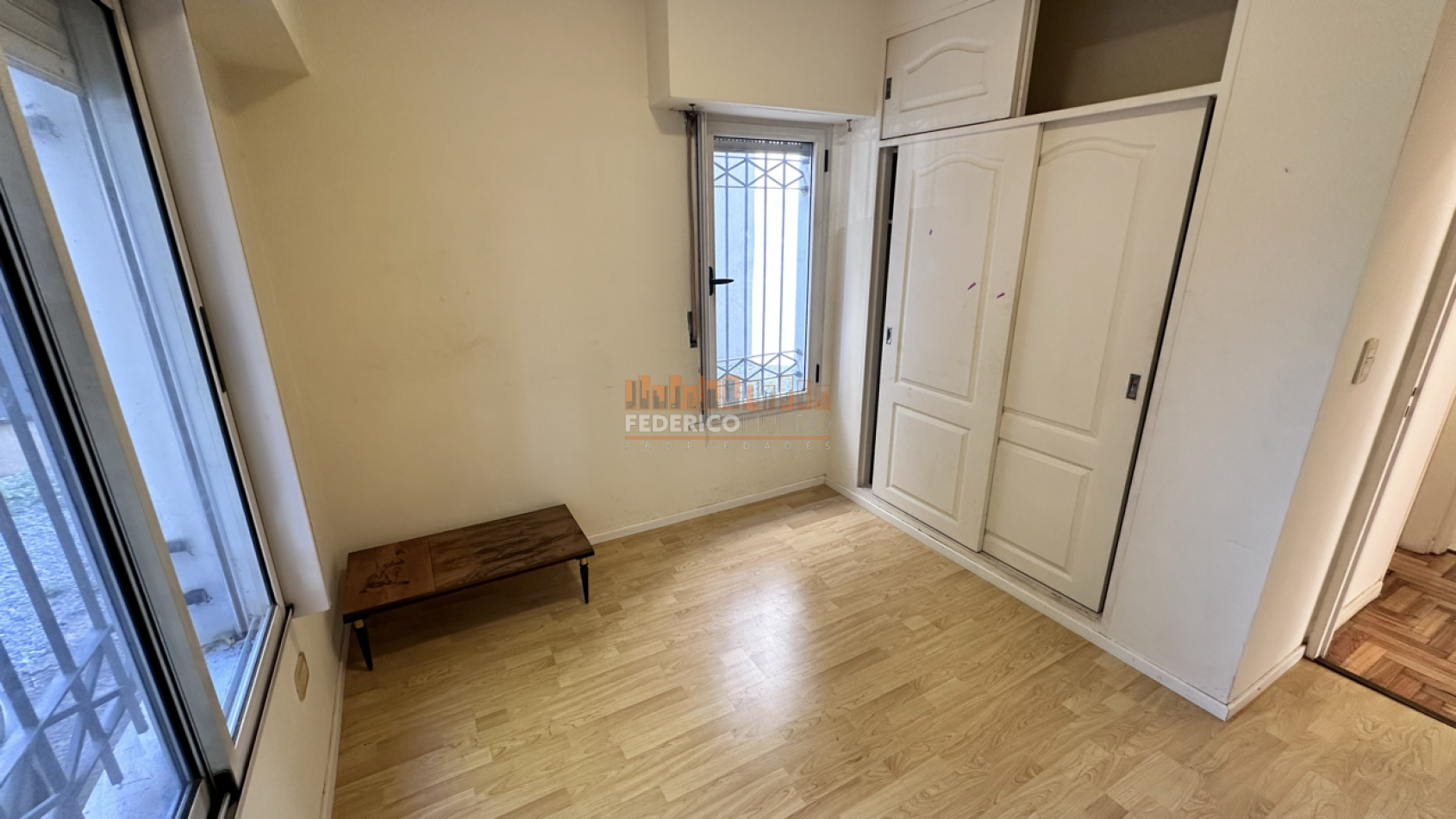 3 ambientes venta con dos cocheras en banfied lomas de zamora Apto credito
