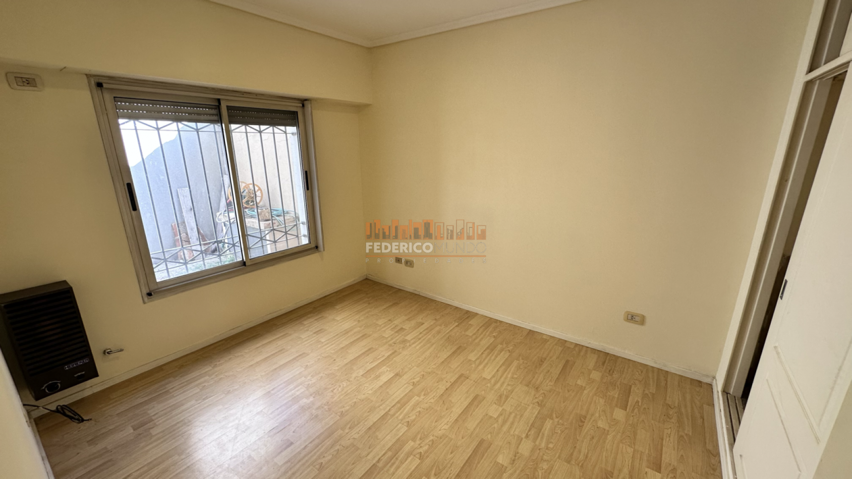 3 ambientes venta con dos cocheras en banfied lomas de zamora Apto credito