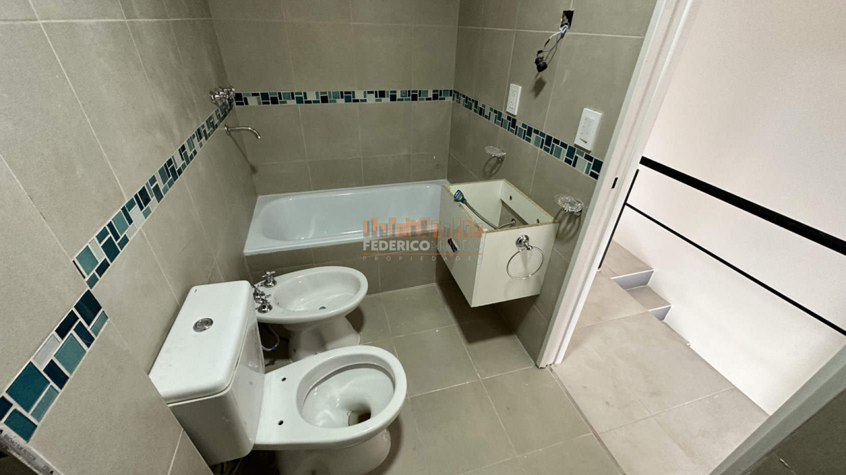 DEPARTAMENTO 2 AMBIENTES CON COCHERA VENTA LANUS ESTE 