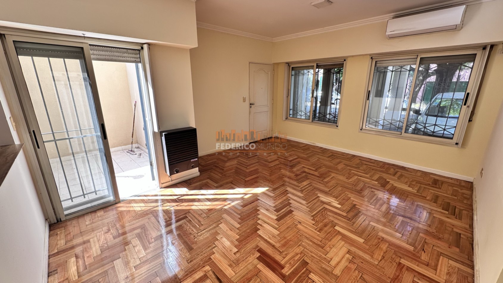 3 ambientes venta con dos cocheras en banfied lomas de zamora Apto credito