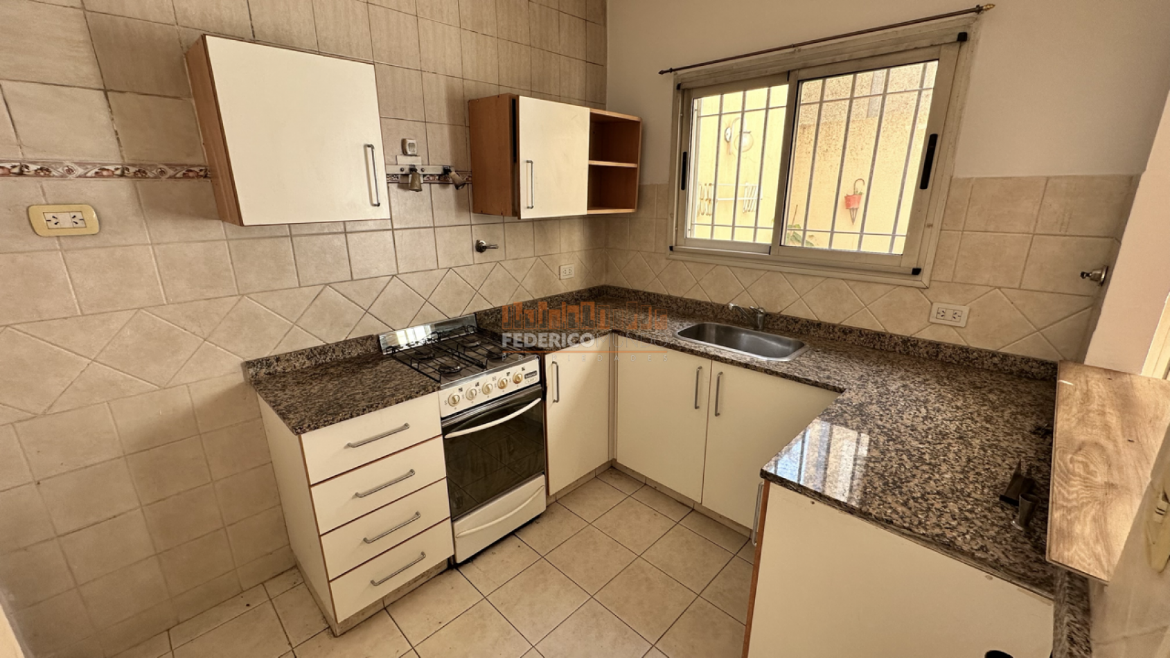 3 ambientes venta con dos cocheras en banfied lomas de zamora Apto credito