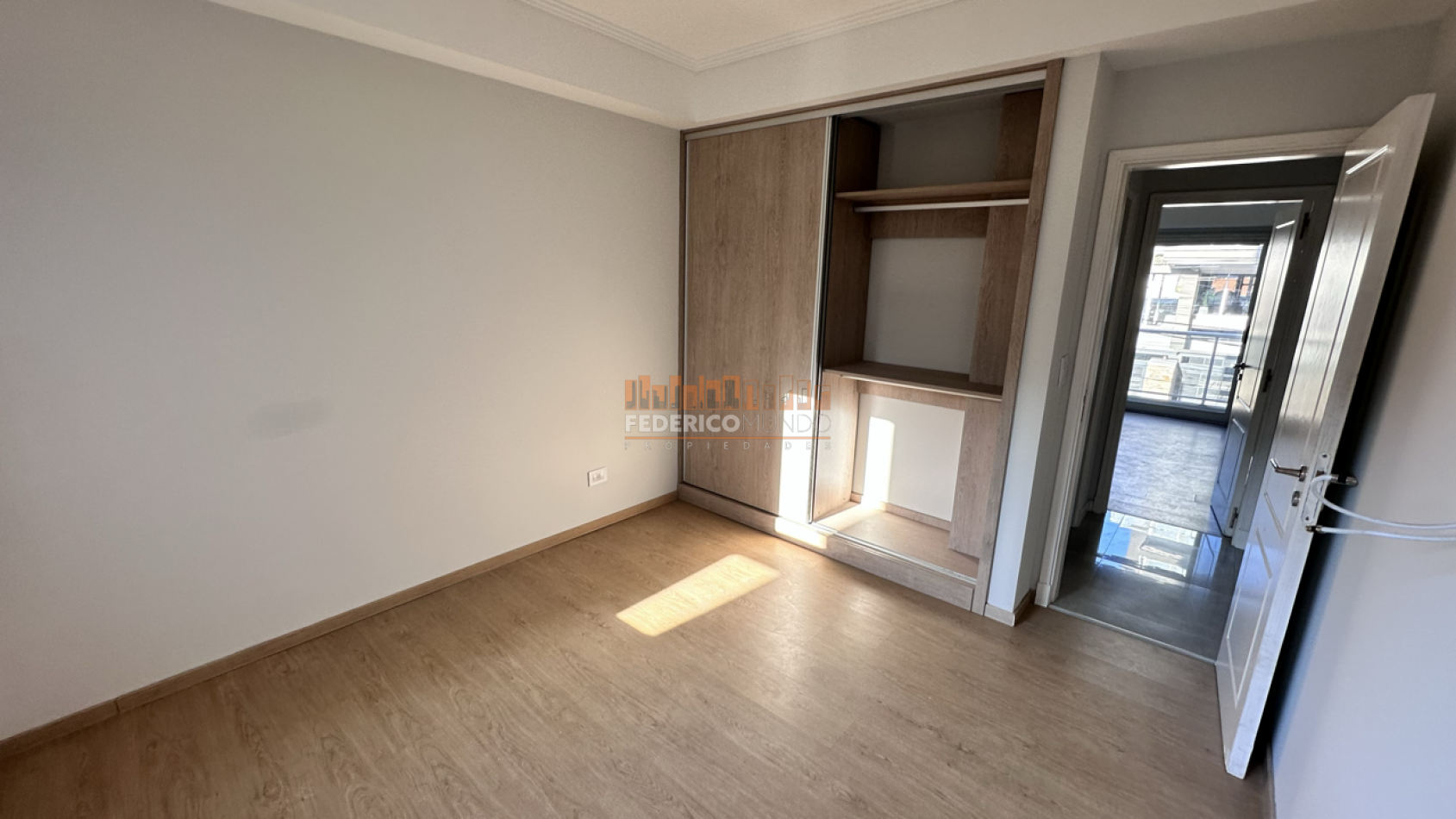 Departamento 3 ambientes venta c/ dos cocheras Lanus Este