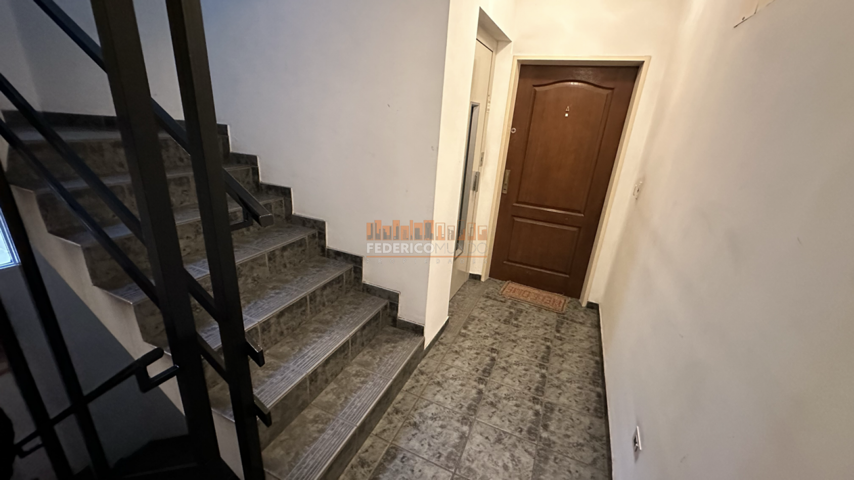 Departamento 2 ambientes con balcon y patio