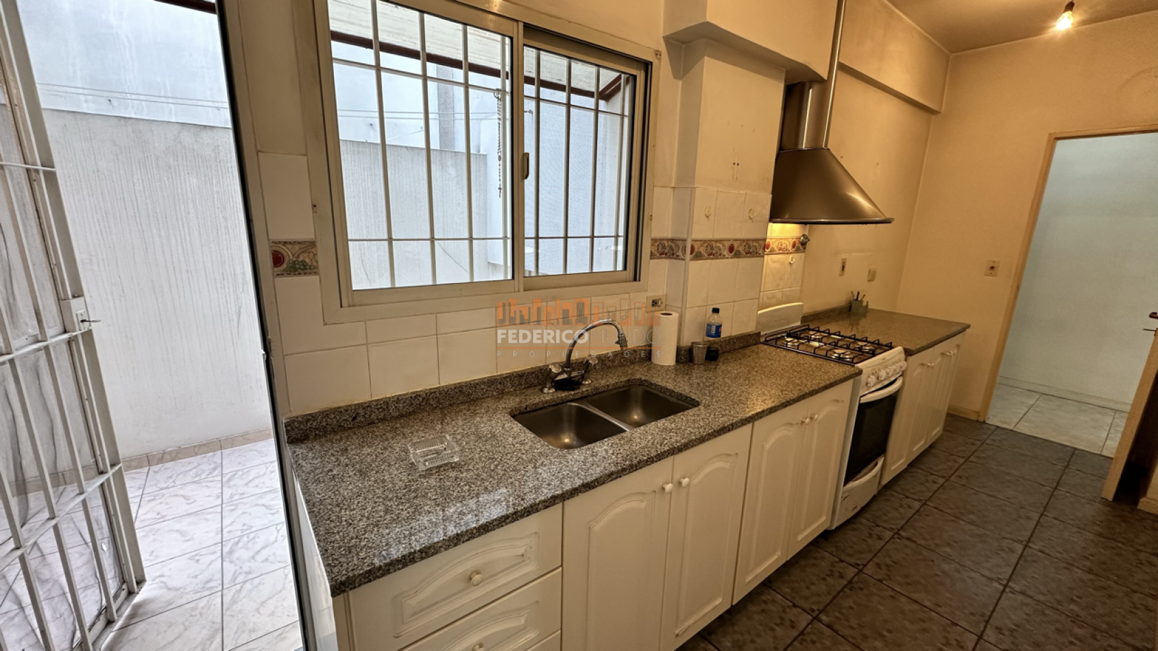 Departamento 2 ambientes con balcon y patio