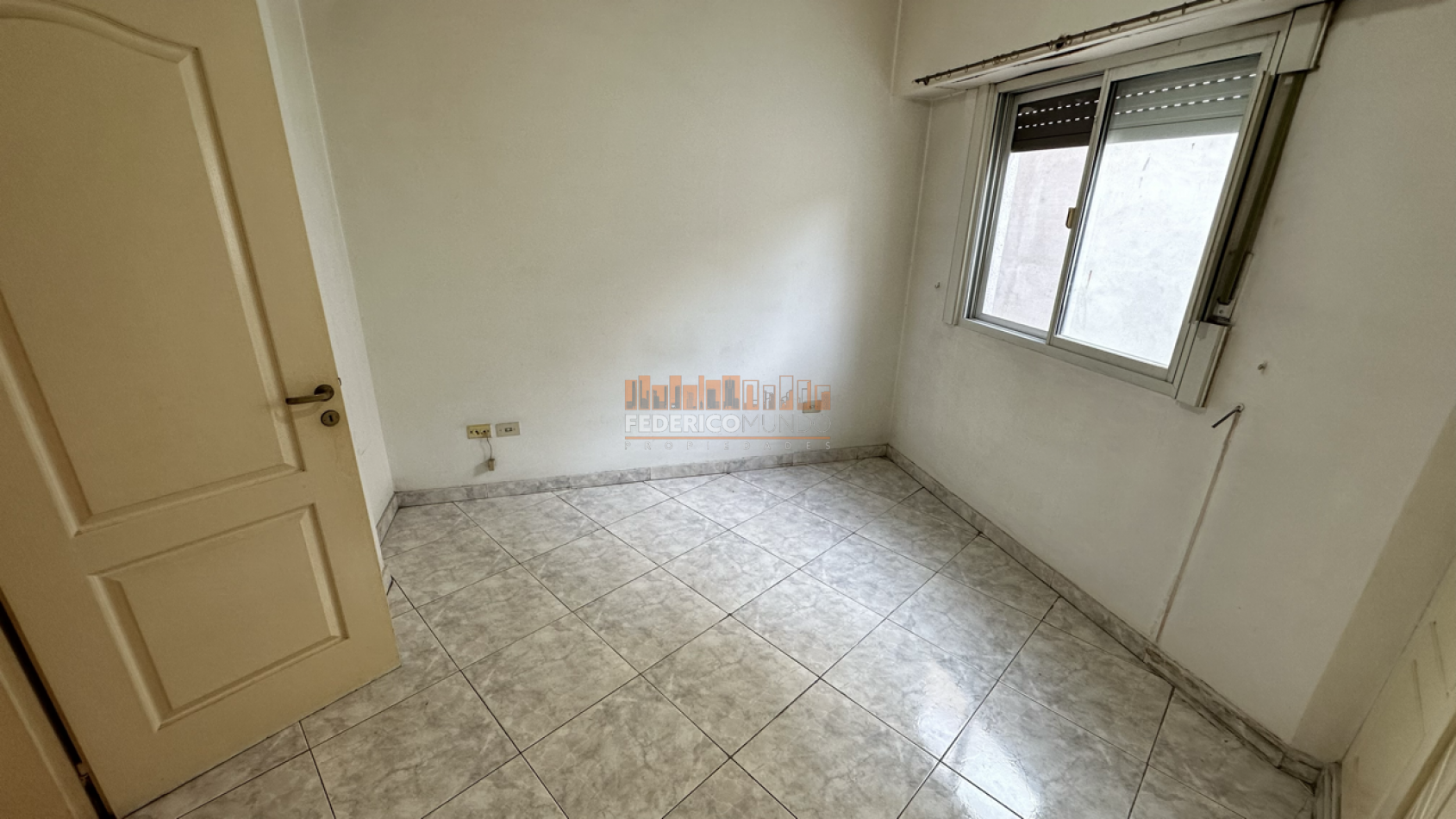 Departamento 2 ambientes con balcon y patio