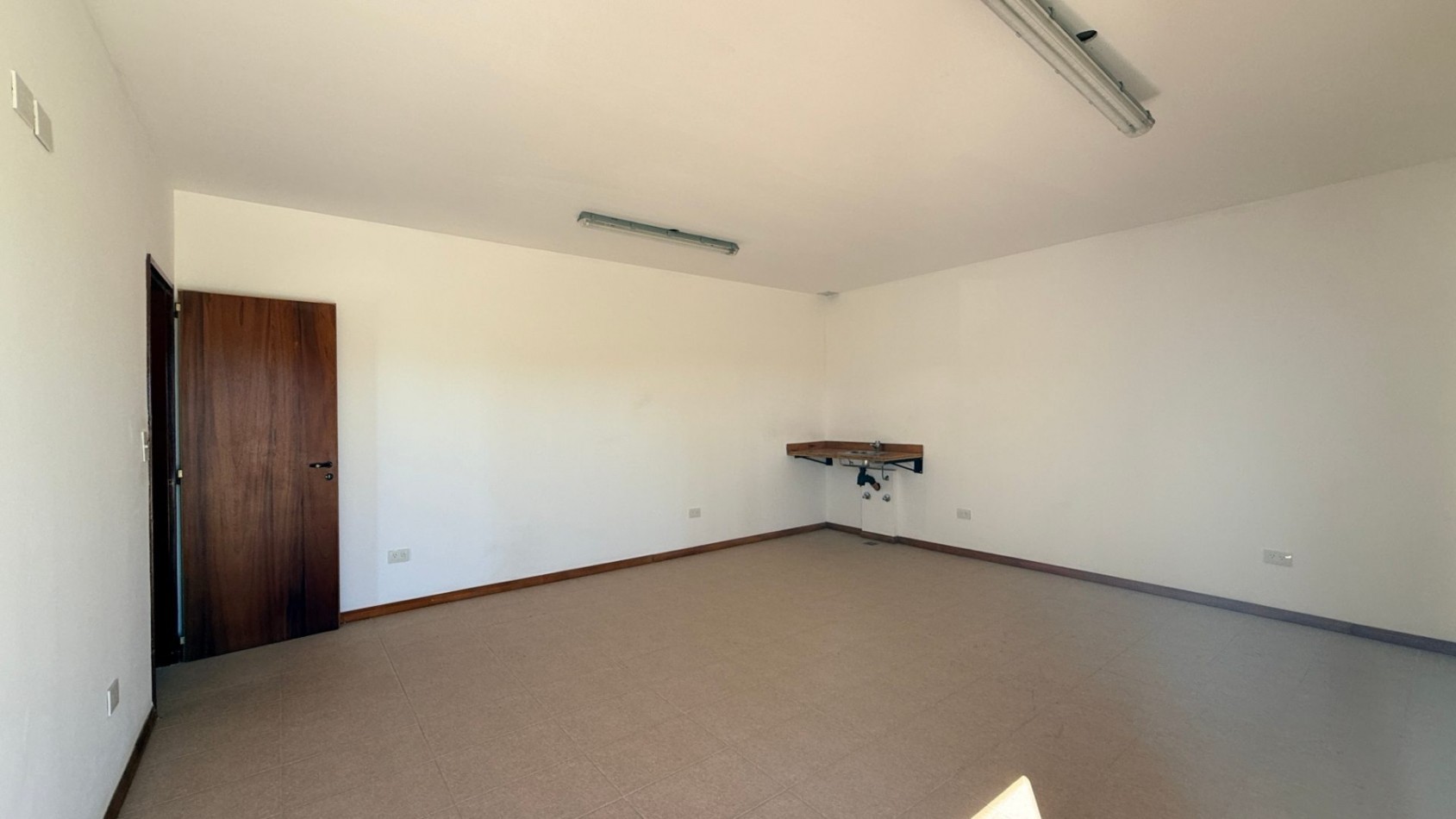 Galpon/Deposito en Venta Parque Industrial Guernica