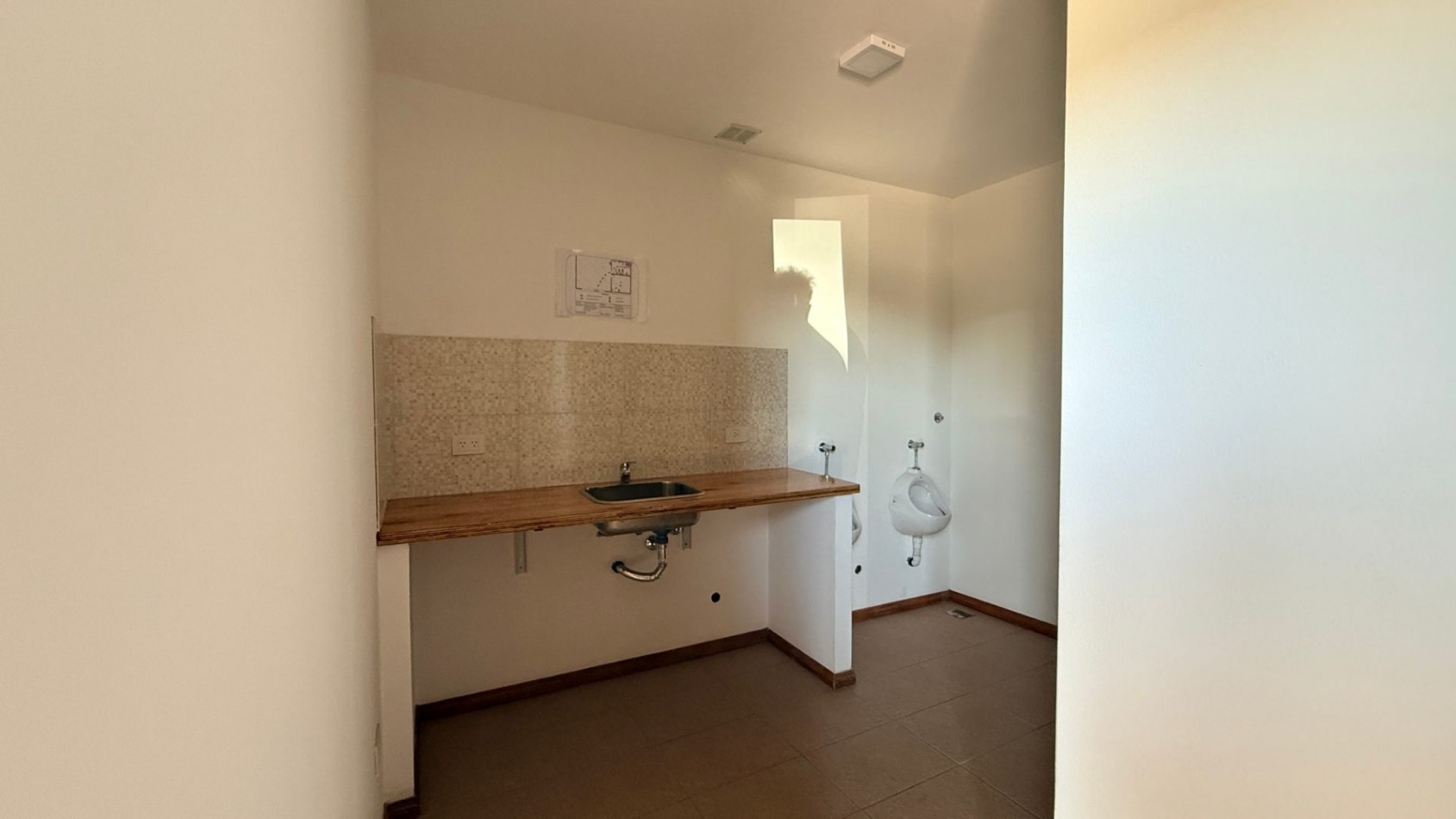 Galpon/Deposito en Venta Parque Industrial Guernica
